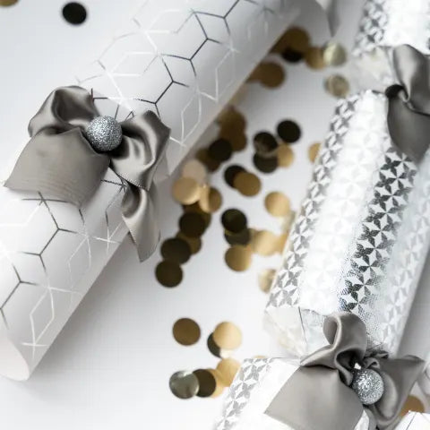 Holly &amp; Ivy Opulent Silver Geo Patterns Crackers, Pack of 6